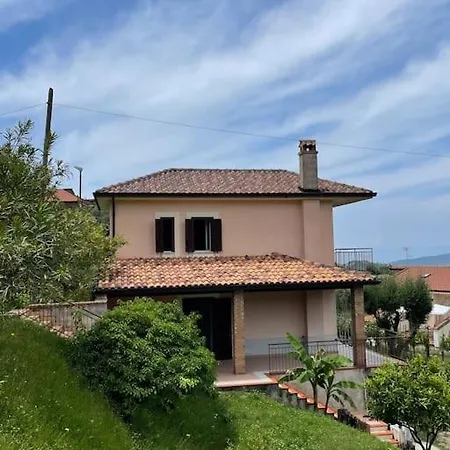 Pink House Holiday home Perdifumo
